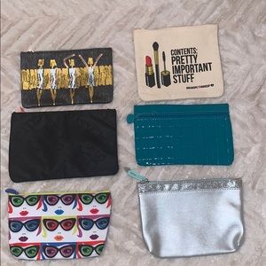 6 Makeup/toiletries bags